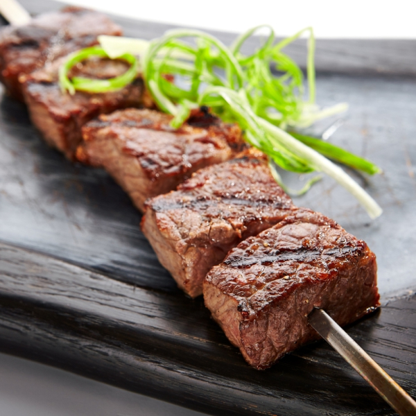 Spiesjes met lichtpittige marinade